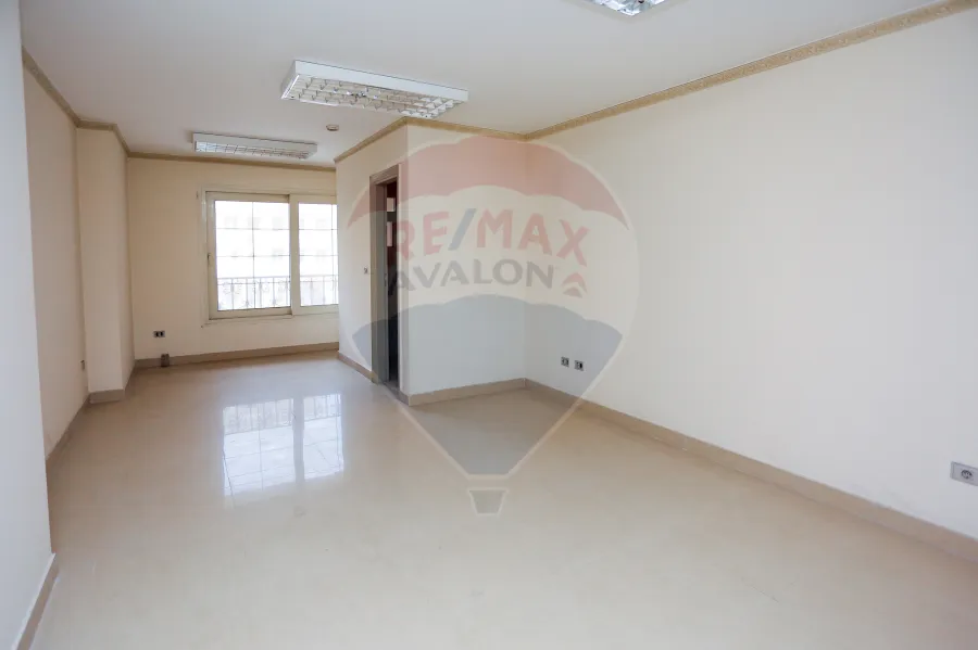 ميزانين للايجار 825 م سموحة (ش فوزى معاذ)