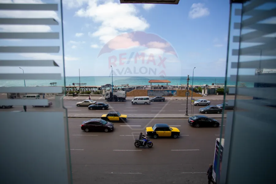 Mezzan for Sale 870 m Al-Ibrahimia (directly on the sea)