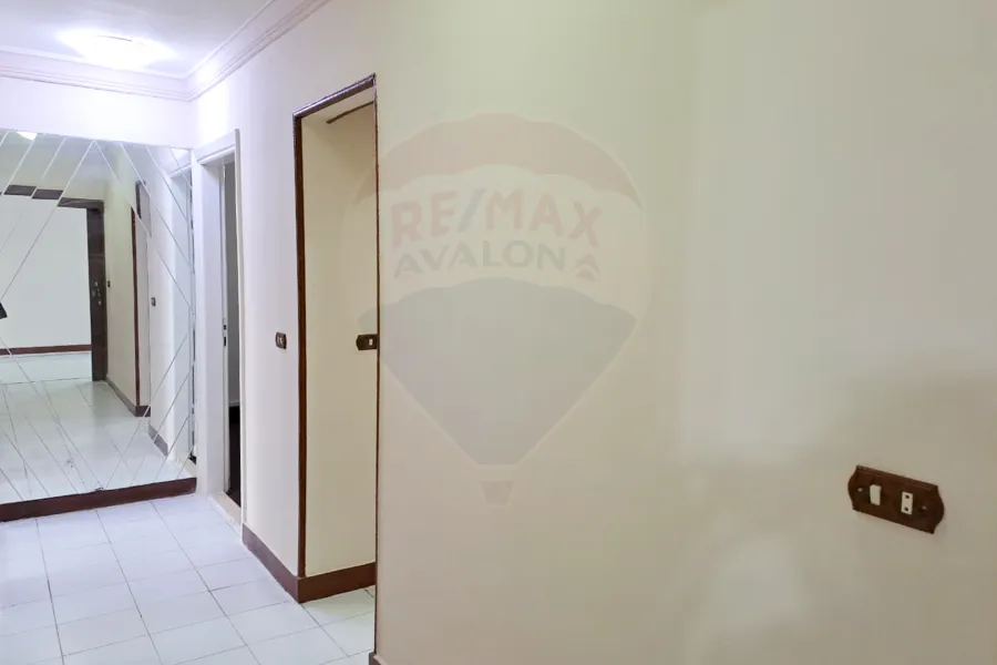 Administrative Apartment For Rent 130 m Smouha (Garden City St.)