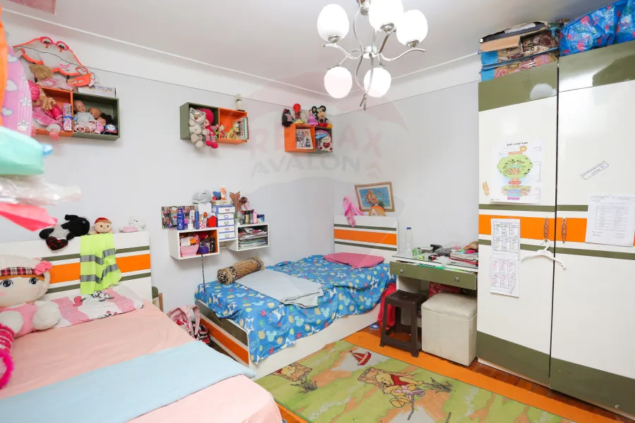 Apartment for sale 200 m Fleming (Branched Abu Qir St. - steps from the tram)