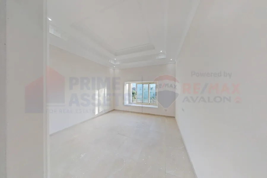 فيلا ستاند الون للبيع 807 م كينج مريوط (اليكس ويست - منطقة انطونيادس)