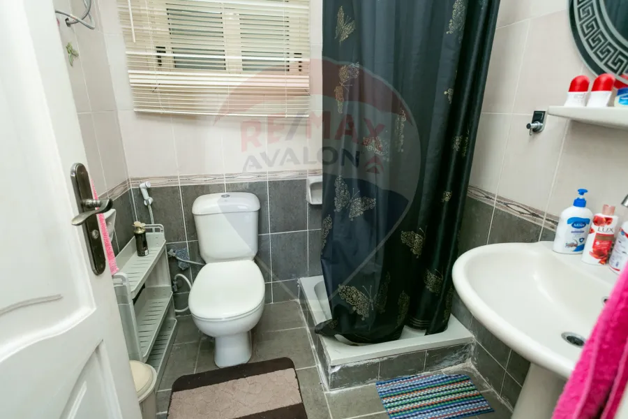 شقة للبيع 110 م العصافرة بحري (ش عبد الحليم محمود)