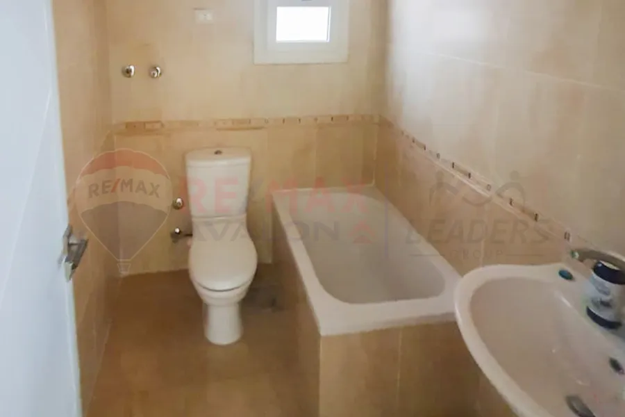 شقه دوبلكس للايجار 210 م استانلي (متفرع من البحر)