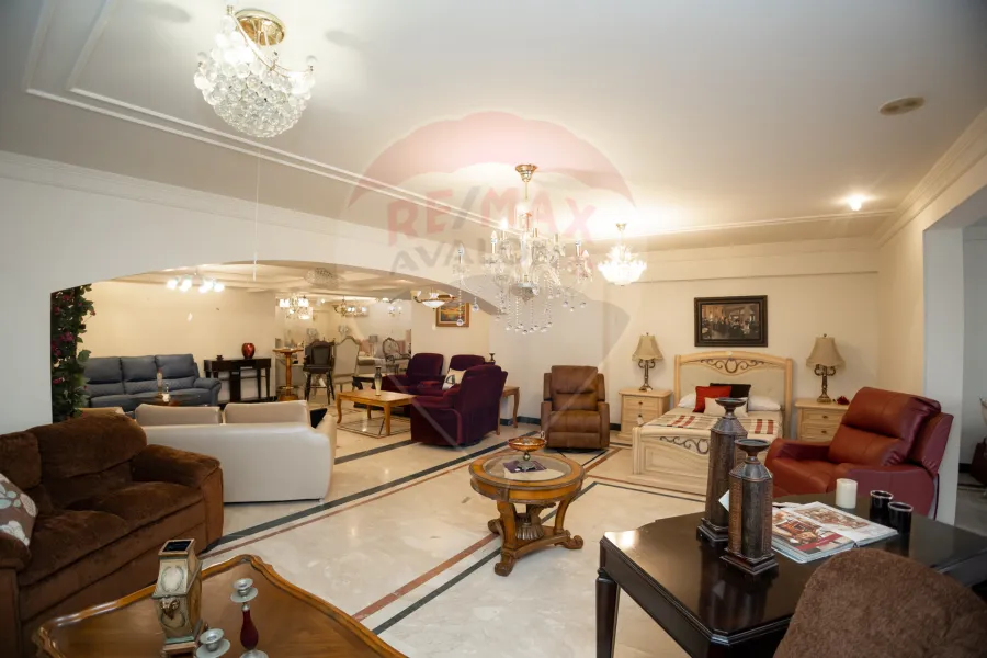 شقة للبيع 325 م سموحة (ش البرت الأول - عمارة براند)