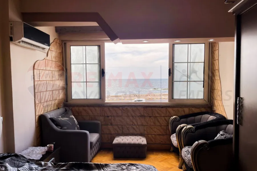 شقة للبيع 140 م كيلوباترا (علي البحر مباشرة)