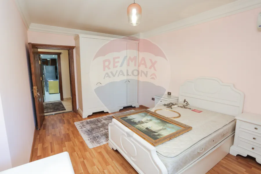 شقة للإيجار المفروش 345 م زيزينيا (أمام قصرالمجوهرات)