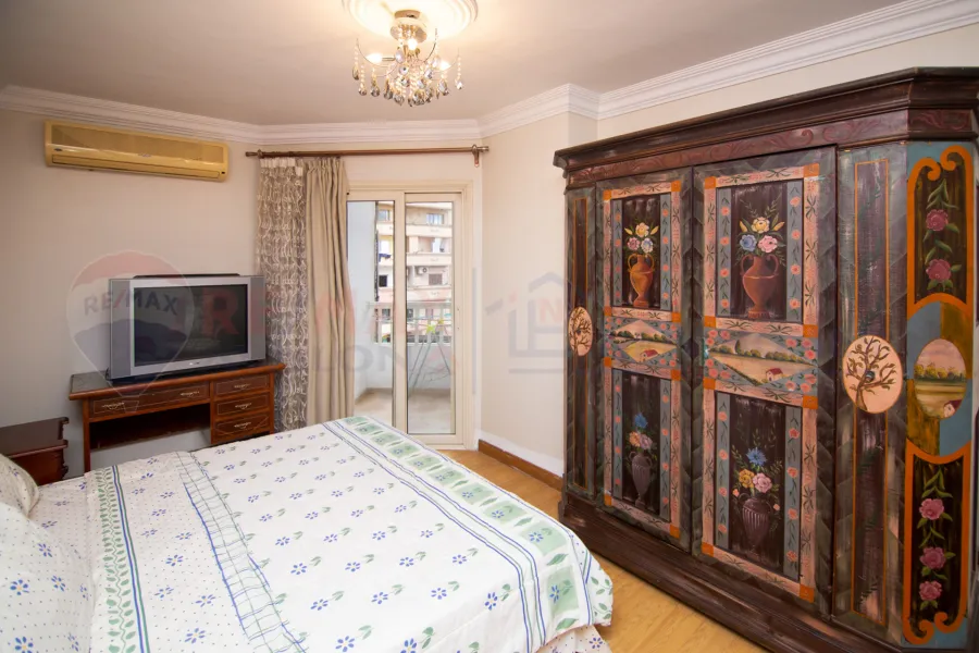 Apartment for sale 330 m Camp Caesar (Directly on the sea)