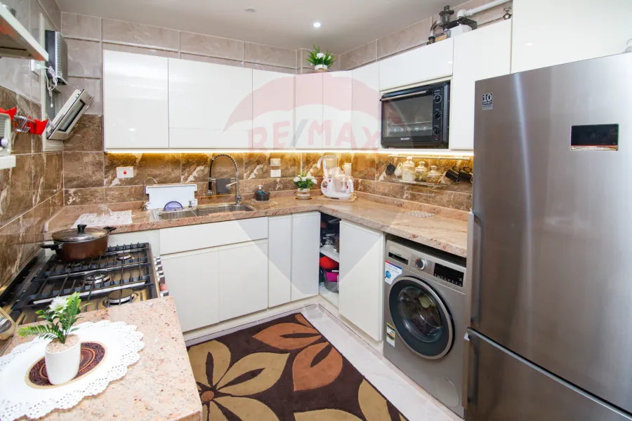 شقة للبيع 150 م ميامي (خطوات من ش العيسوي)