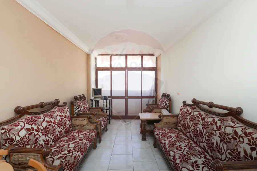 شقة للبيع  120 م  ميامي (متفرع من ش جمال عبد الناصر)