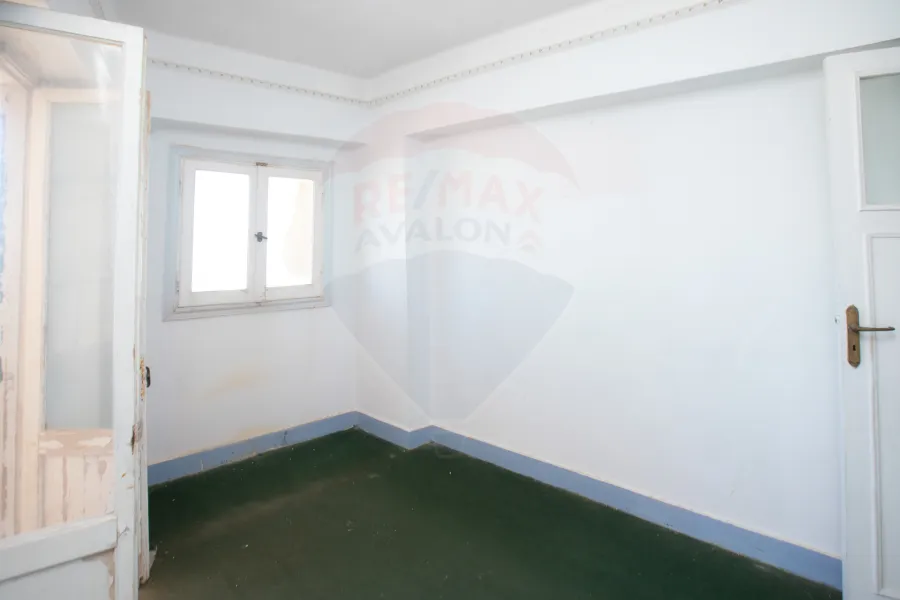 Apartment for sale 130 m Bahri (Directly on sea)