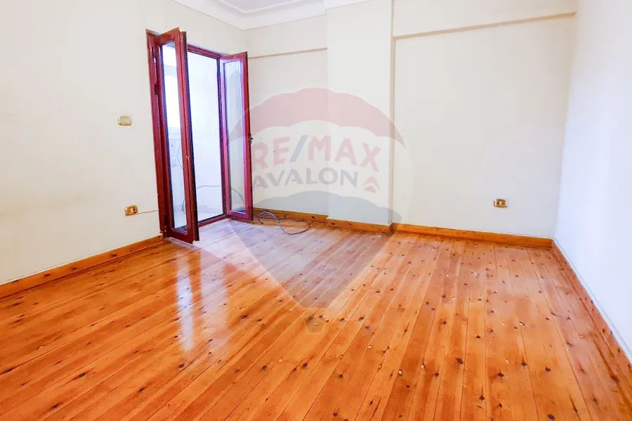 شقة للايجار 170 م سموحة (بجوار فتح الله)