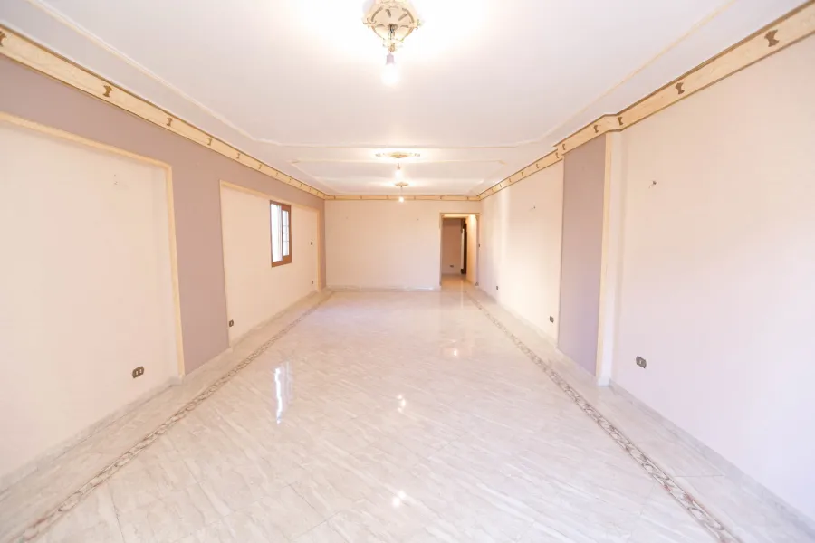 شقة للبيع 260م وابور المياه (ش محمد مسعود)