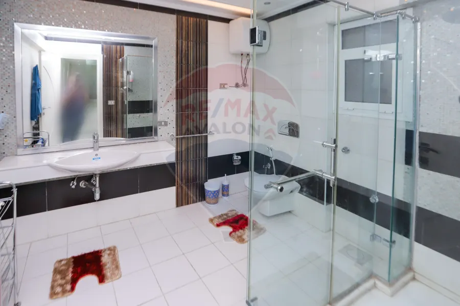 شقه للبيع 400 م سابا باشا ( علي البحر مباشرة )