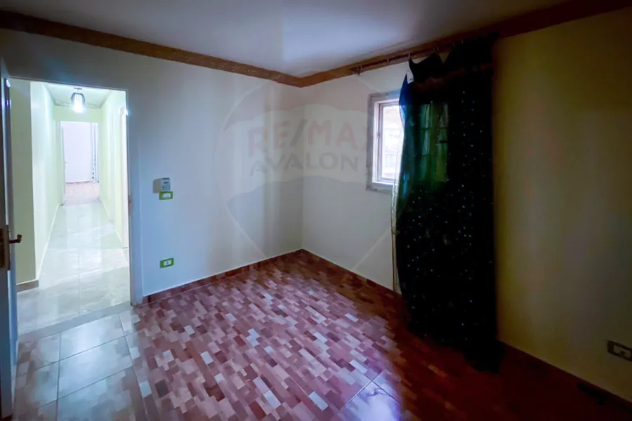 شقة للايجار 120 م  صافى ثروت (ش عبد الحميد الديب)