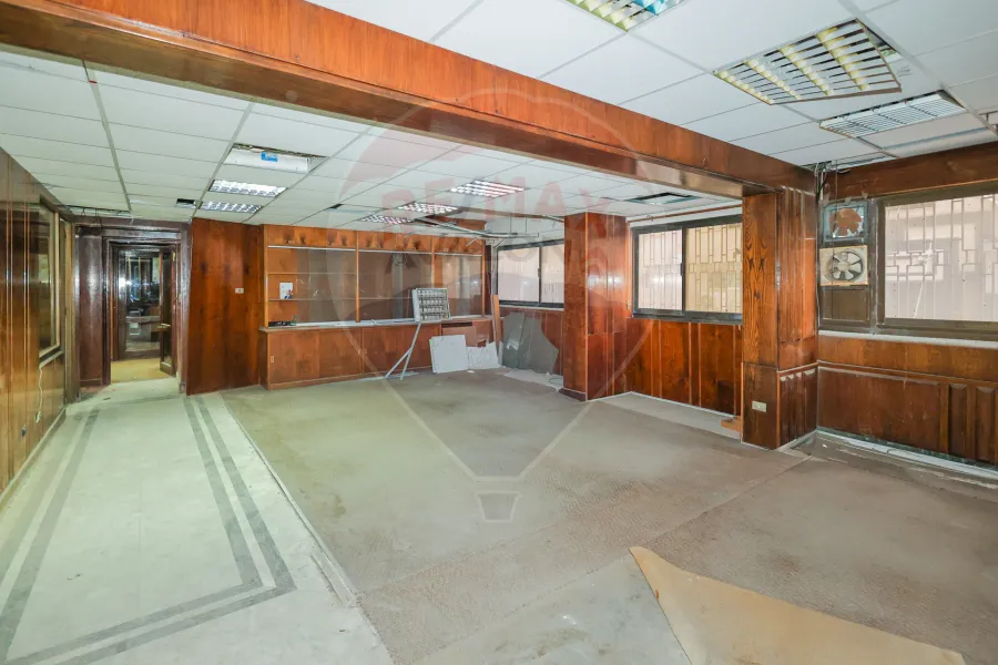 مقر إداري - تجاري للبيع 350 م سموحة (أمام مسجد حاتم)