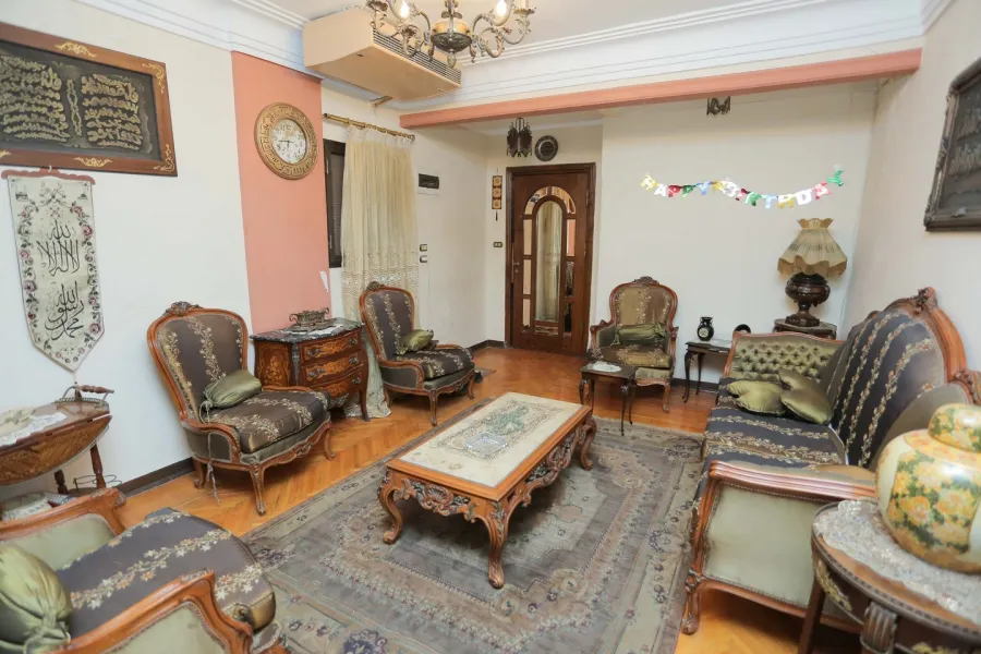 شقة للبيع 155م سموحة (خطوات من مدرسة محمد كريم