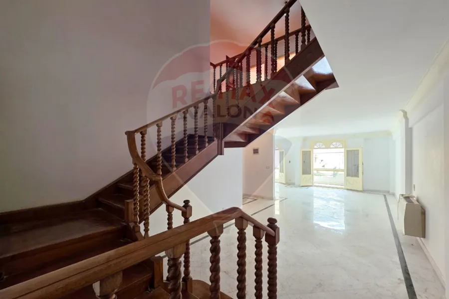 شقة دوبليكس للبيع 320 م لوران (متفرع من ش سرهنك)