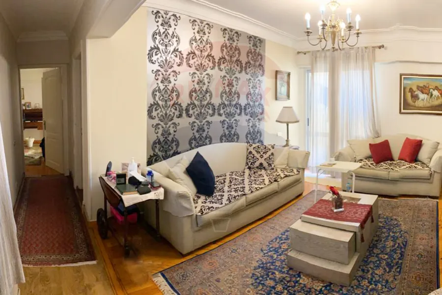 شقة للإيجار 250 م جناكليس (ش أبوقير مباشرةً)