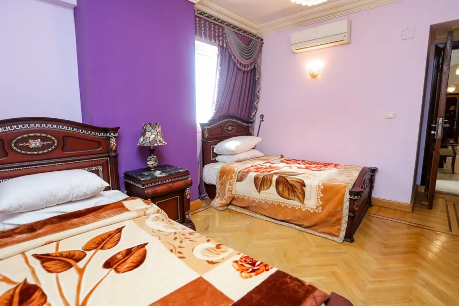 شقة للبيع 260 م سابا باشا (على البحر مباشرة)