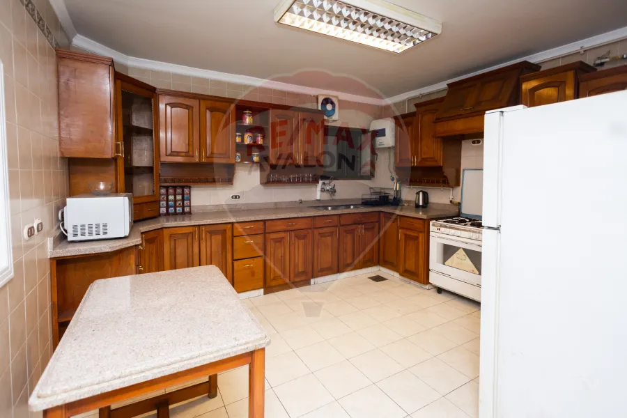 Apartment for sale 290 m Roshdy (directly on the sea)