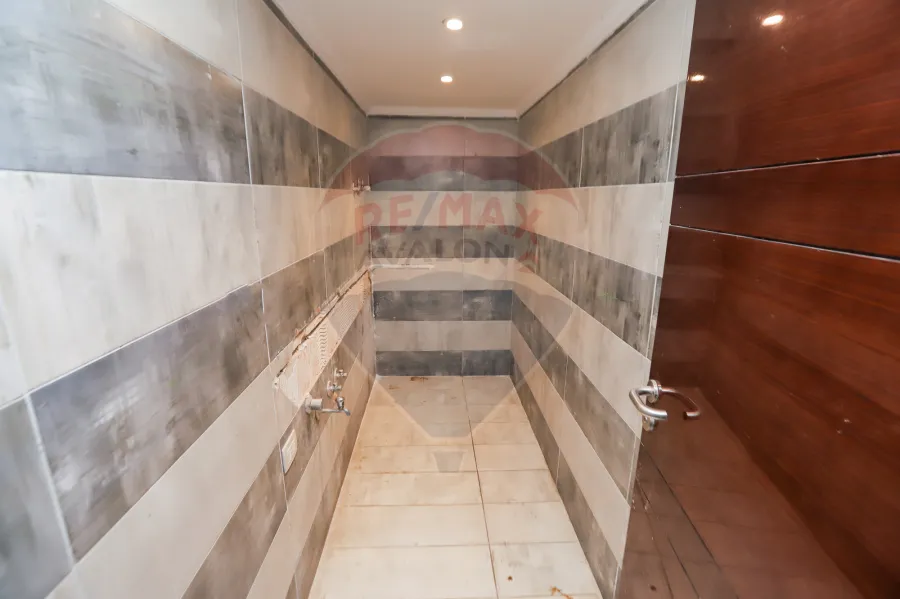 Shop for rent 260 m Stanly (Sec Num from the sea )