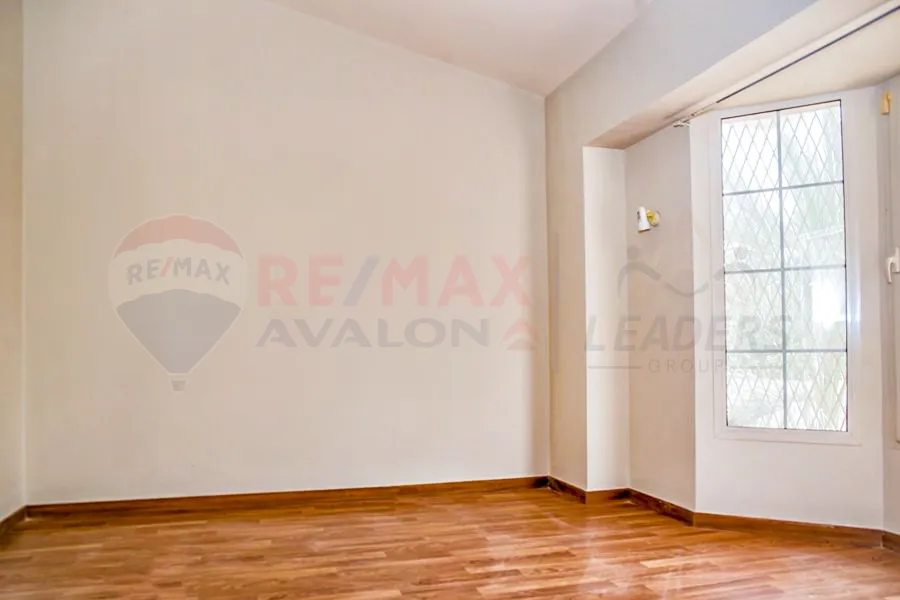 Stand for sale 1,489 m King Mariout (minutes from the airport)