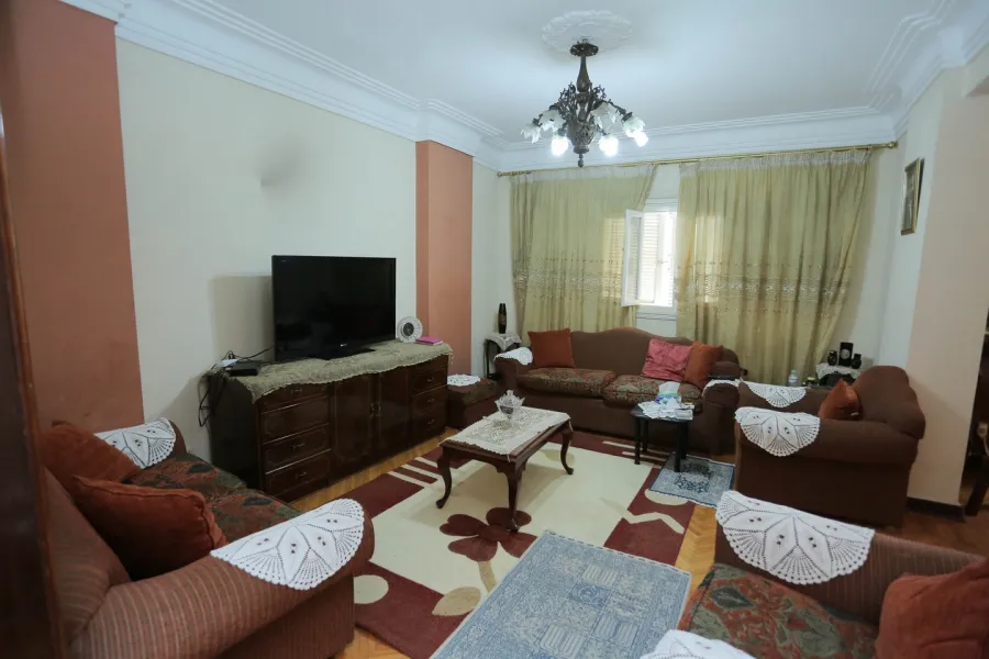 شقة للبيع 155م سموحة (خطوات من مدرسة محمد كريم