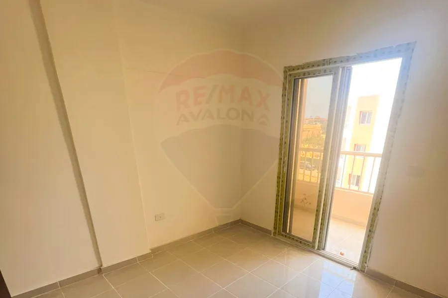 شاليه  + روف  للبيع الساحل (سيلا)