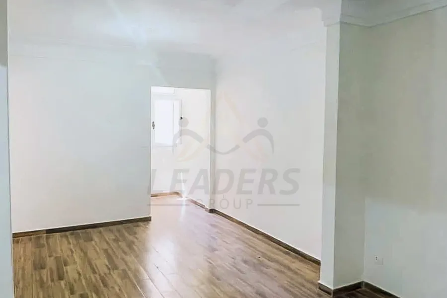 شقة للايجار 110 م وابور المياة (خطوات من ميدان زويل)