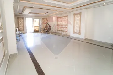 شقة للإيجار 205 م لوران (ش الإقبال)