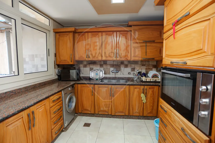 Apartment for sale 300 m Sidi Bishr (next to the Hilton)