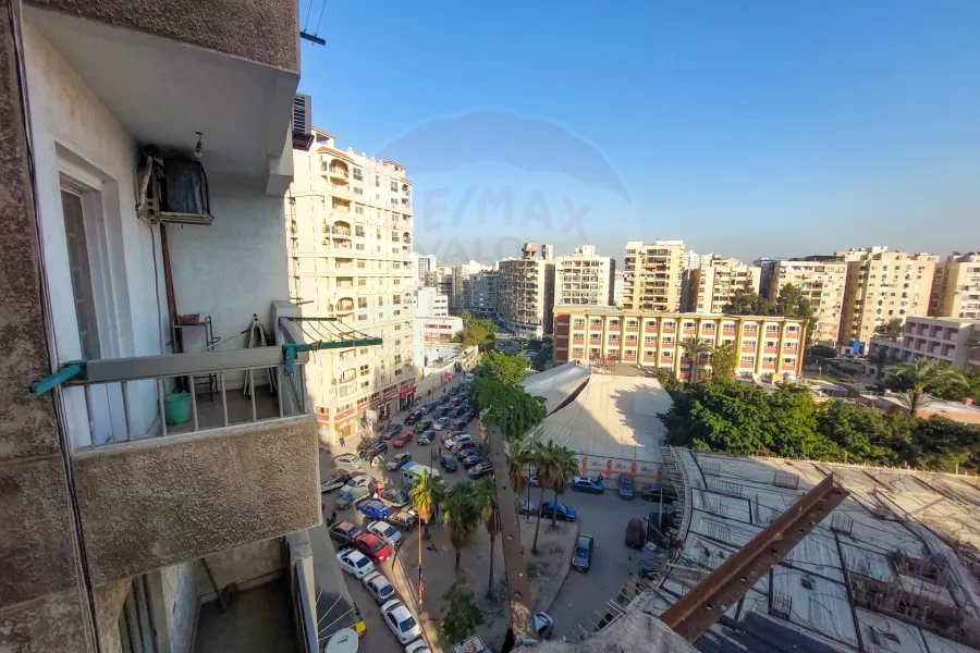 شقة للإيجار المفروش  150 م سموحة (خطوات من ميدان فيكتور عمانويل)