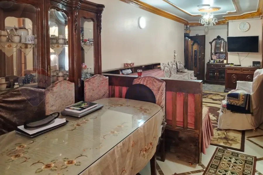 شقة للبيع 110 م الحضرة (ش الياقوت)