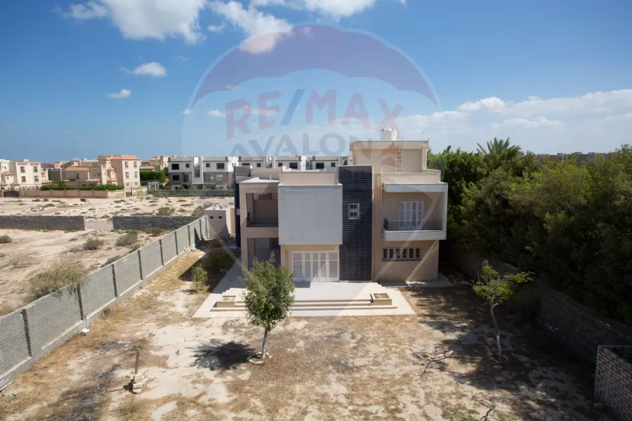 Stand alone villa for sale (Al-Kafouri Road) King Mariout 857 m