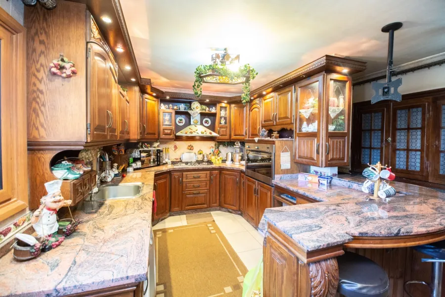 شقة للبيع 277م جليم(علي الترام مباشرة)