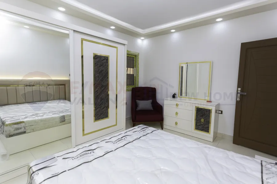 شقة للبيع 100 م سموحة (تعاونيات سموحة)