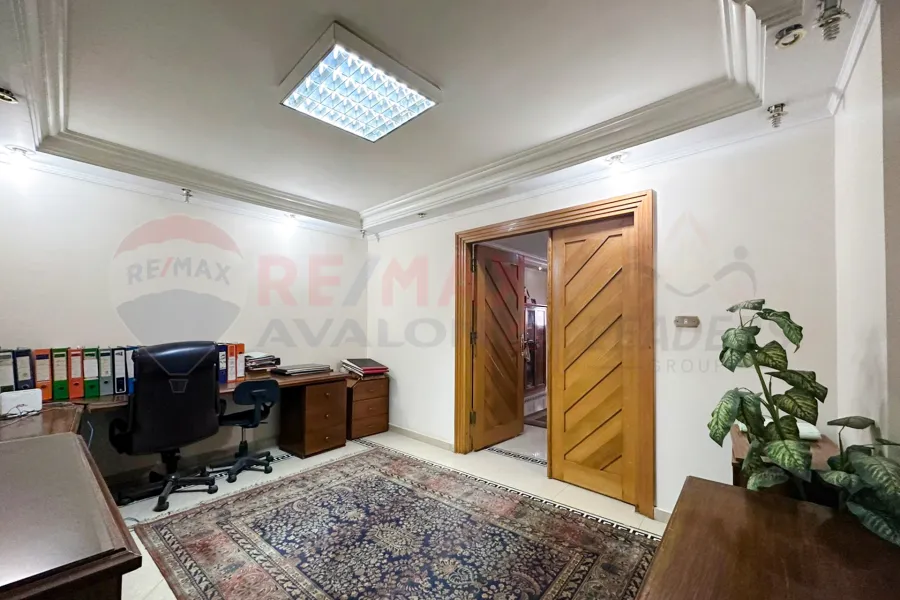Administrative headquarters for sale 165 m Louran (Ahmed Zou Al Fekar St.)