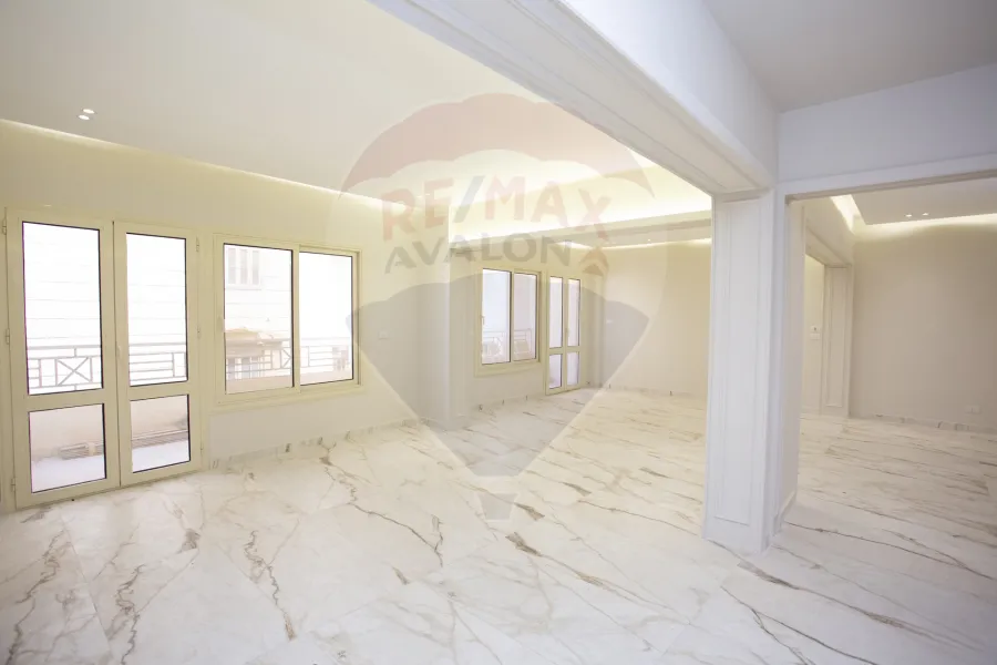 Apartment for sale 215 m Louran (third number from the sea)