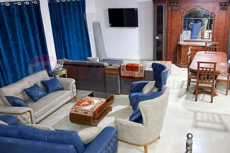 فيلا توين هاوس للبيع (مارسيليا بيتش 4) 290 م