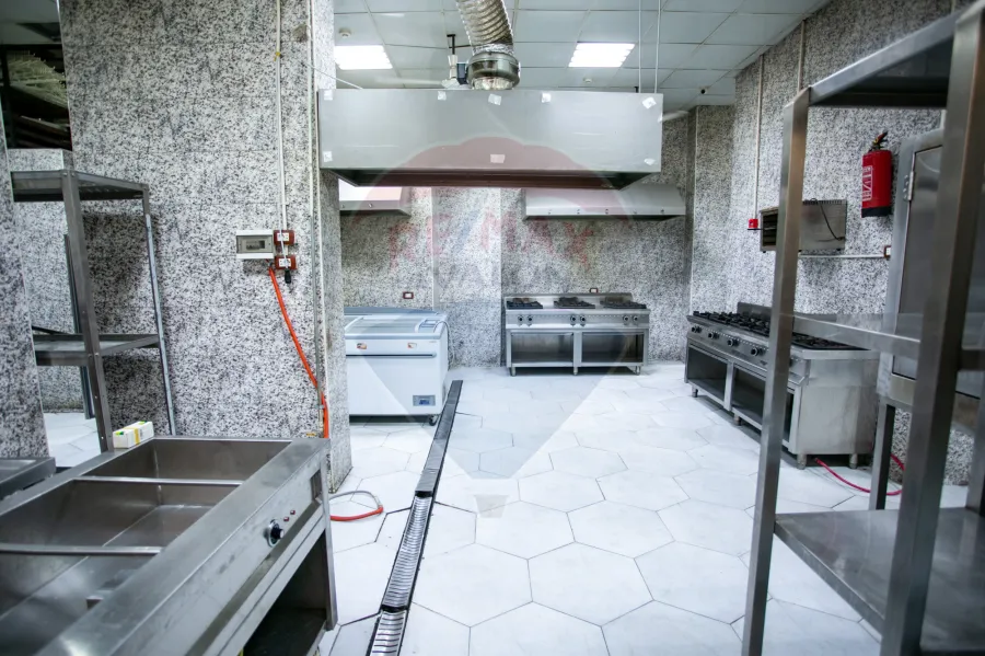 محل تجارى  للبيع 150 م فيكتوريا (ميدان الساعه )