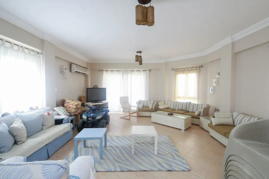 فيلا مستقلة للبيع 370م الساحل الشمالي (قرية نيس2 - ك64)