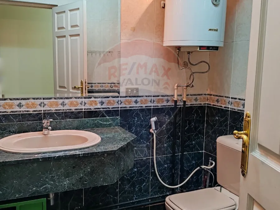 Apartment for sale 220 m in Maadi (Al Mahatta Square - steps from Maadi Metro)