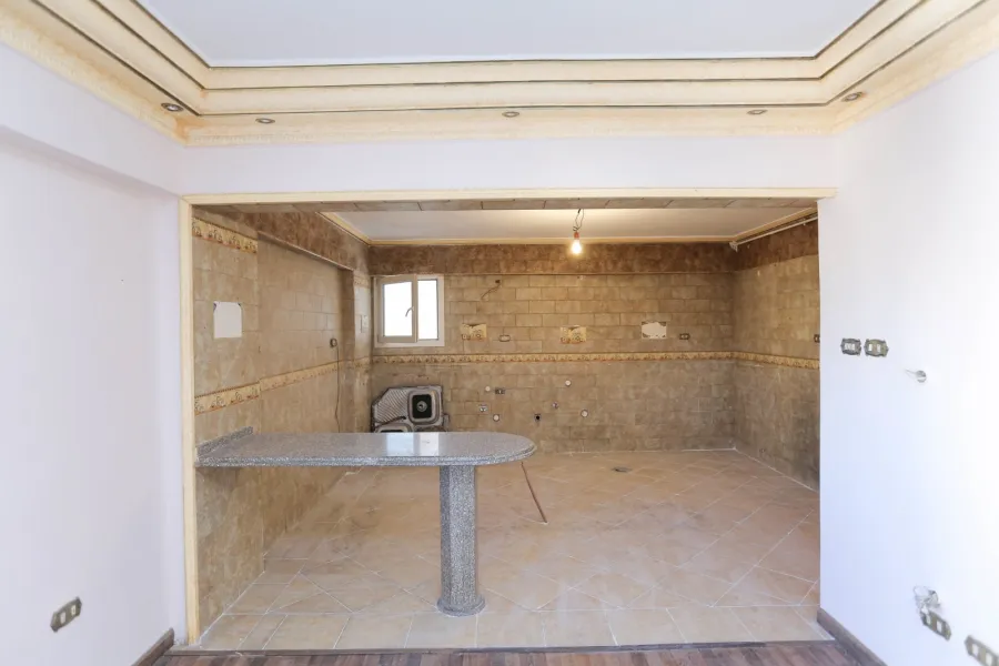 شقة للبيع 260م وابور المياه (ش محمد مسعود)