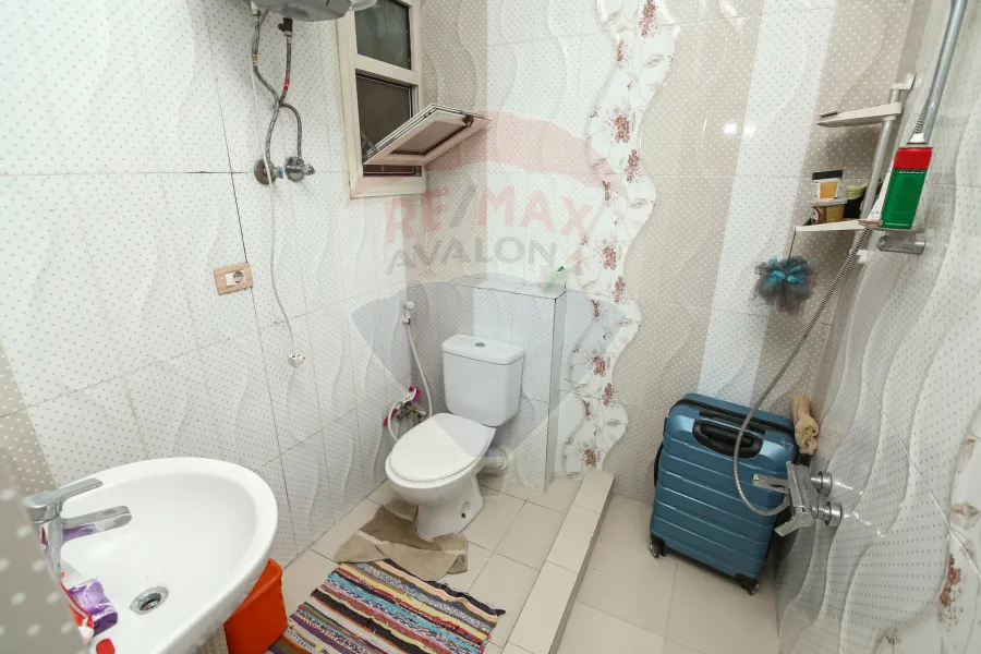 شقة للبيع 165 م الازاريطة (خطوات من الترام)