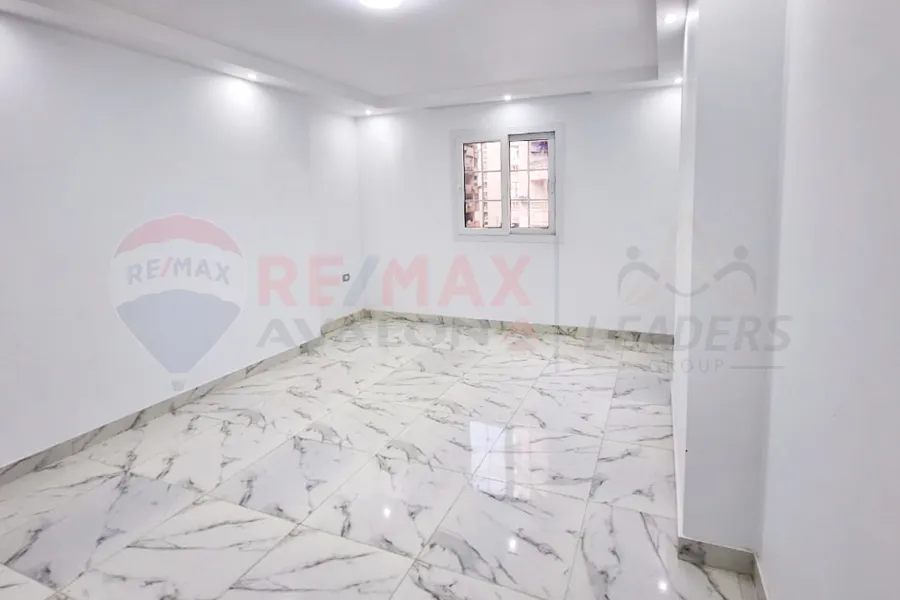 شقة للايجار 100 م سموحة (ش بهاء الدين الغتوري)