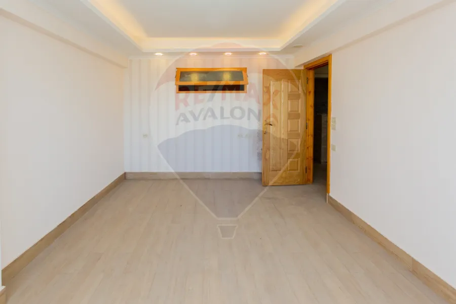 شقة للبيع 131 م سموحة (بجوار جرين تاورز)-1