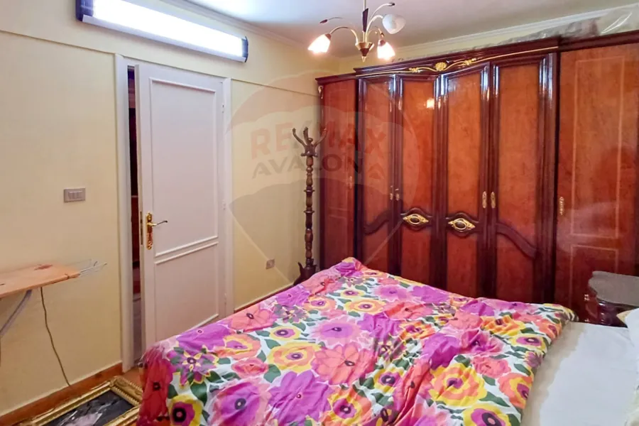 Apartment for rent 155 m Louran ( steps from El-Aqbal st. )