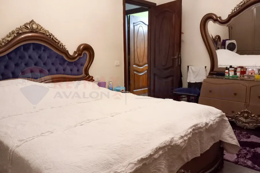 شقة للبيع 160 م بحري ( علي البحر مباشرة )