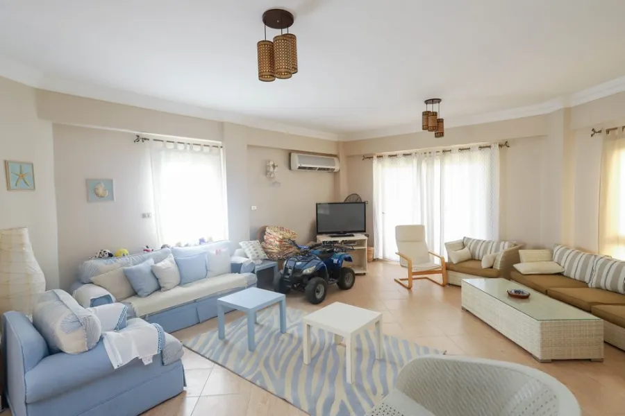 فيلا مستقلة للبيع 370م الساحل الشمالي (قرية نيس2 - ك64)