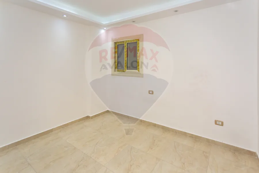 شقة مرخصه للبيع 120 م سموحه (كومباوند في ش النصر)